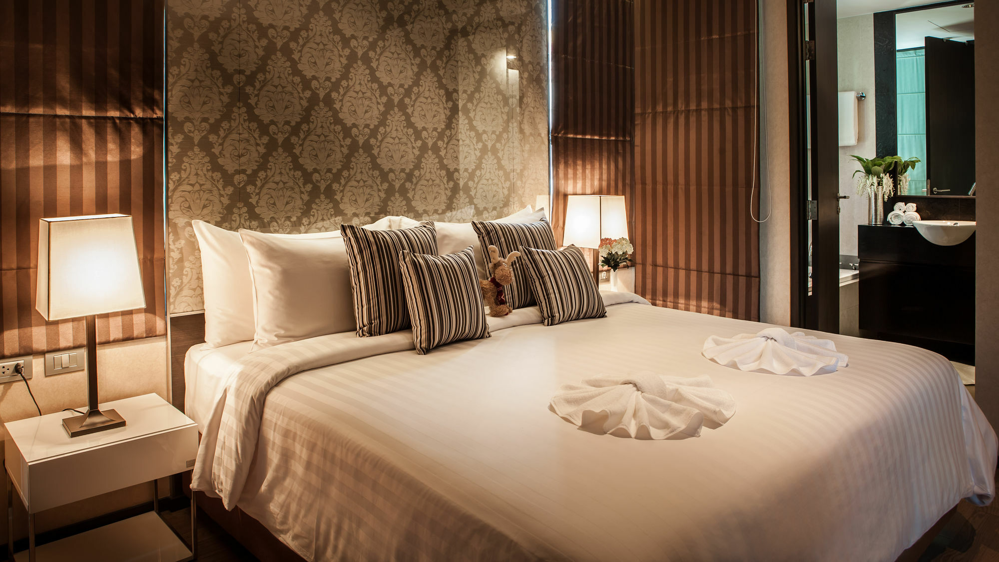 Arcadia Residence Ploenchit By Compass Hospitality Bangkok Exteriér fotografie