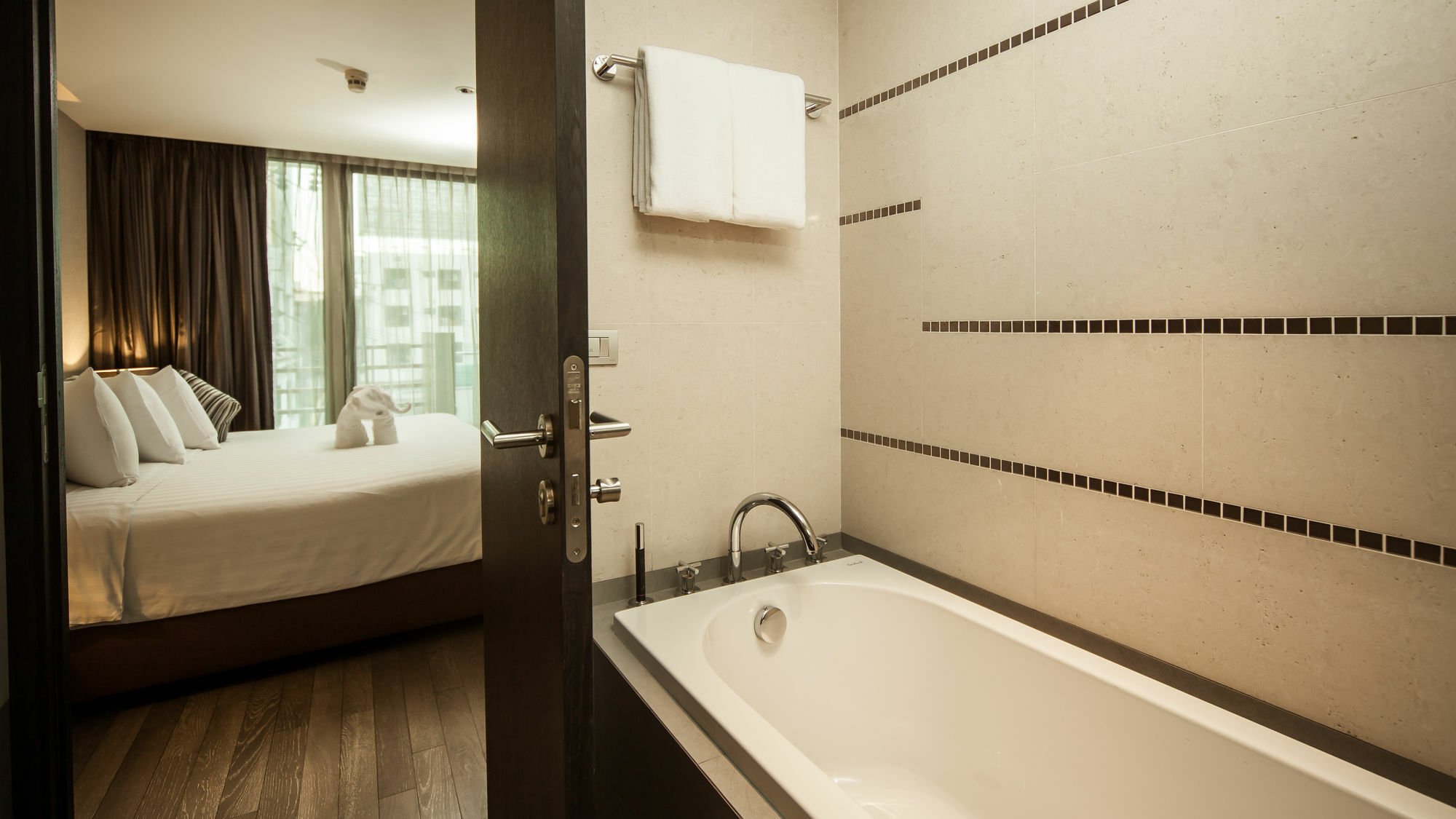 Arcadia Residence Ploenchit By Compass Hospitality Bangkok Exteriér fotografie